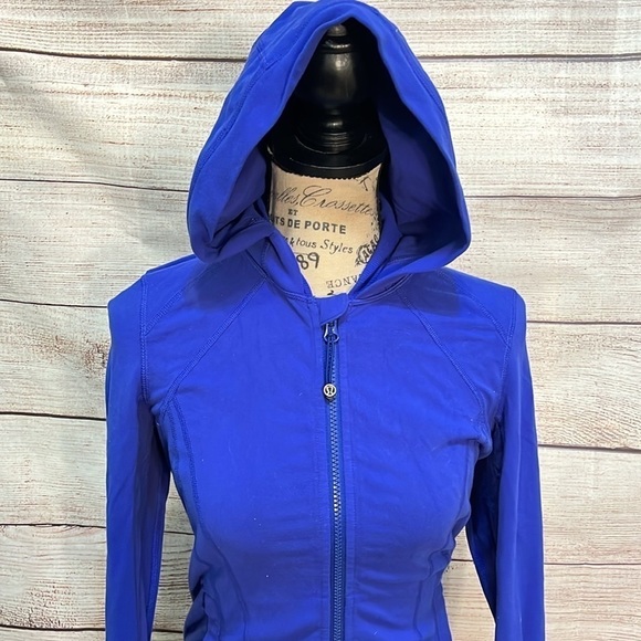 Lululemon Daily Practice Jacket Hood Sapphire Blue Size 4 Thumbholes Zip Pockets - Picture 4 of 14